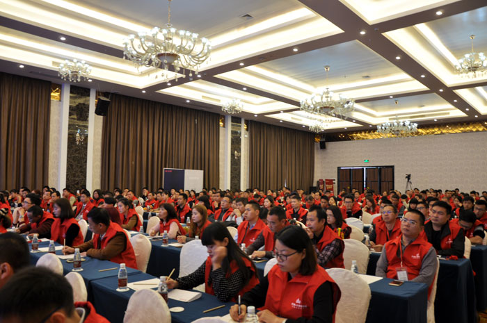 1月9日，陶瓷一線品牌金艾陶瓷磚2016年經(jīng)銷商財(cái)富會(huì)在寶隆國(guó)際大酒店隆重舉行。