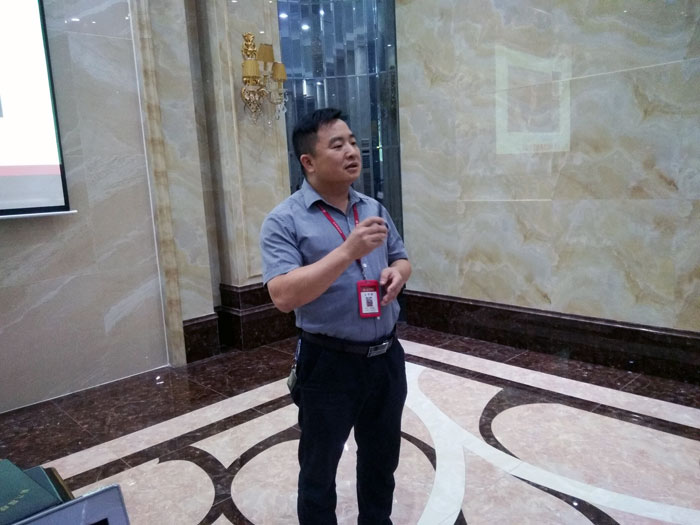 2017年11月2日晚，生命不息，學(xué)習(xí)不止金艾陶法定學(xué)習(xí)日，11月全公司人員學(xué)習(xí)會(huì)圓滿結(jié)束，一起分享《干法》，樂于工作，開心生活，即使在苦難中，只要拼命工作，就能帶來不可思議的好運(yùn)。過好每一天，就是成功之道！