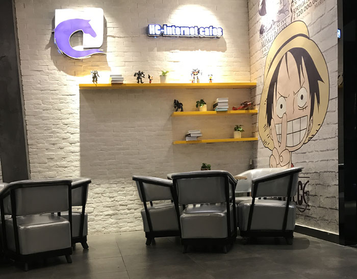 金艾陶現(xiàn)代仿古磚案例:別說了，一起去這個(gè)1000方的網(wǎng)咖開黑！