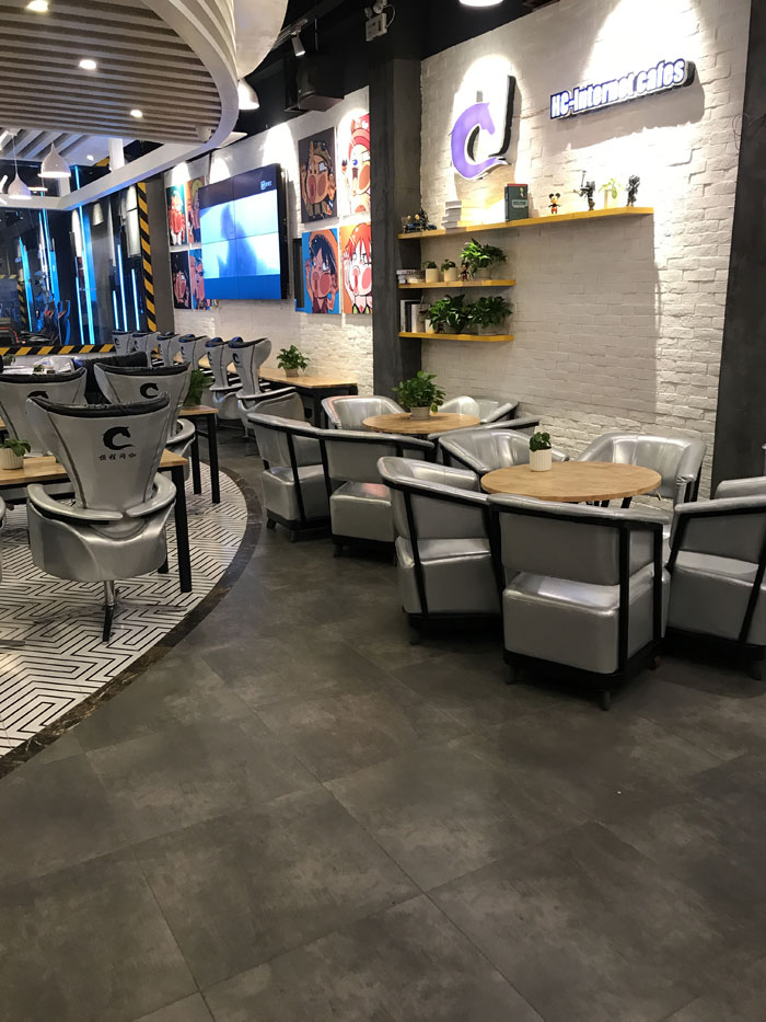 金艾陶現(xiàn)代仿古磚案例:別說了，一起去這個(gè)1000方的網(wǎng)咖開黑！